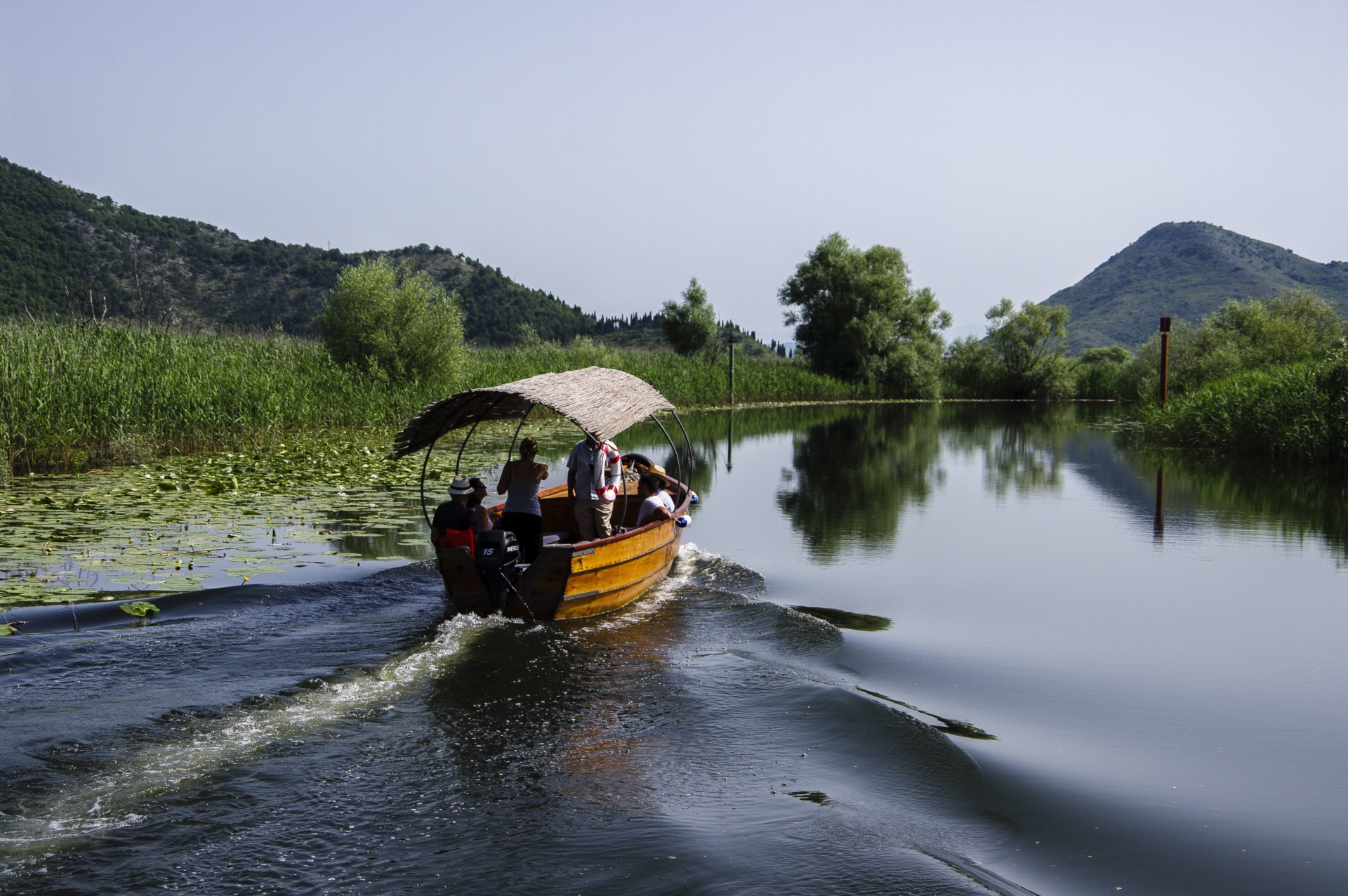 Barque sur le lac Skadar